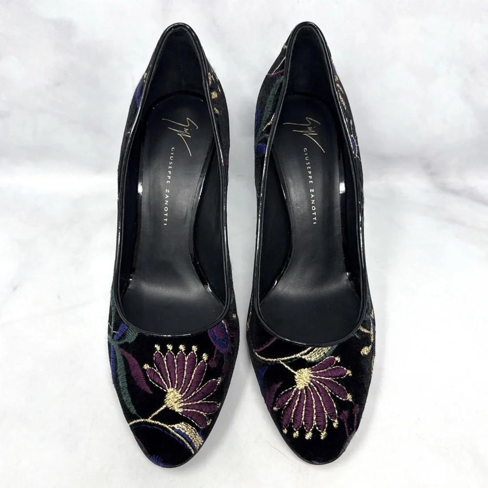 Giuseppe Zanotti Annette Velvet Floral Embroidered Almond Toe Pumps Heels Black
